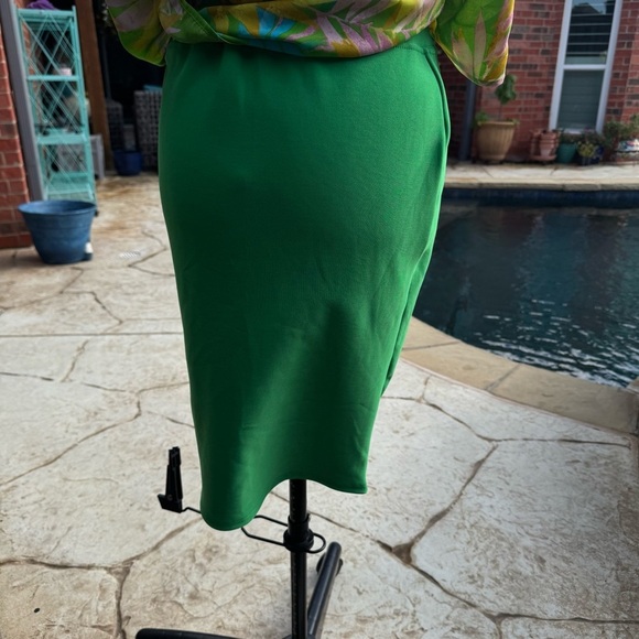 Classic Concepts Green Midi Pencil Skirt with Tie Front - Picture 6 of 9